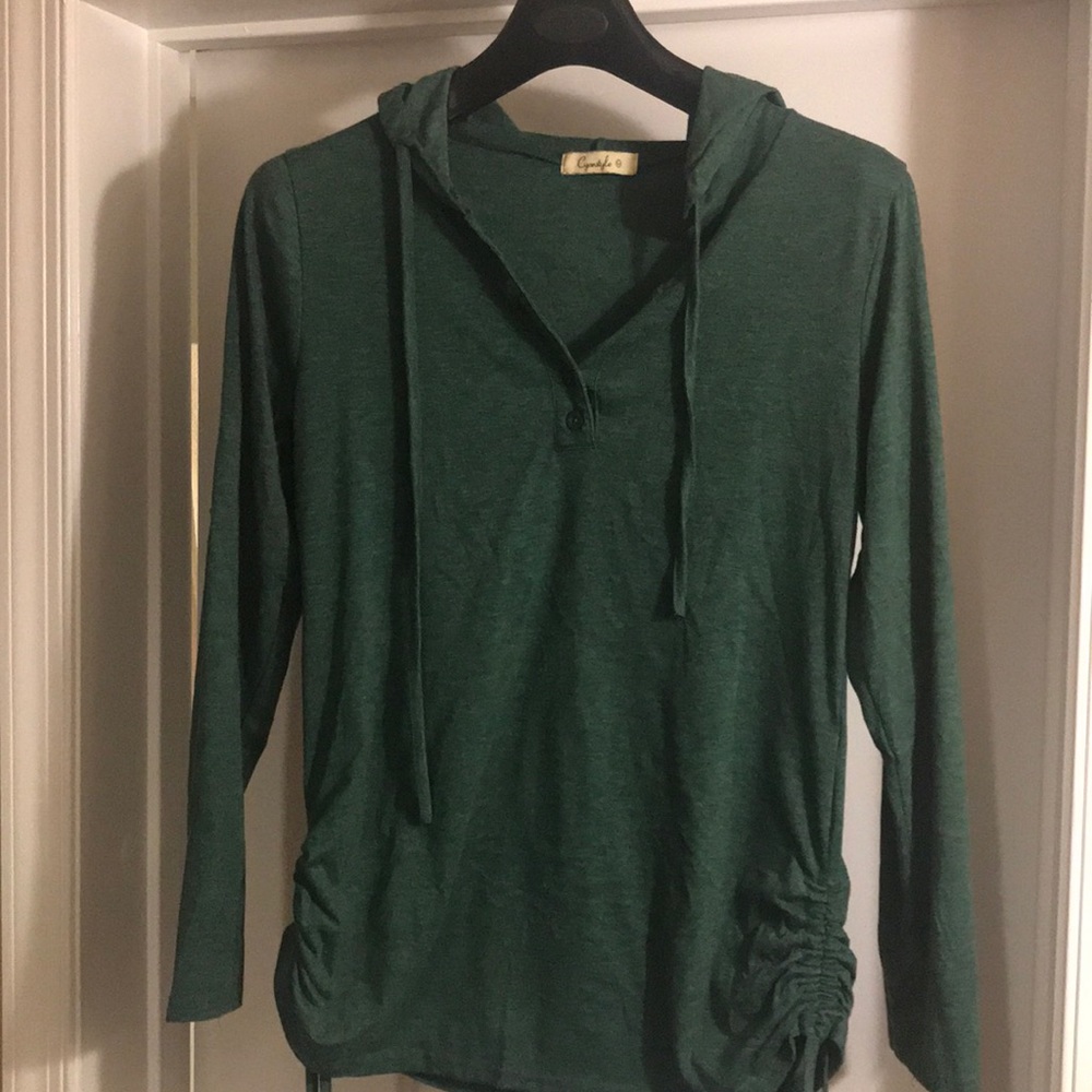 Light hoodie tee